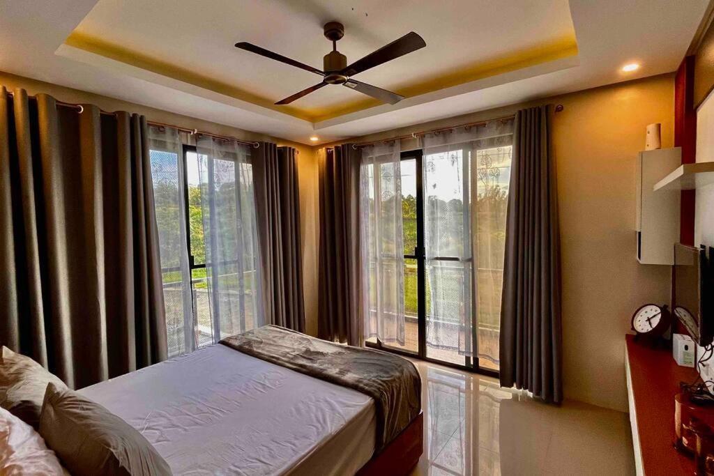 Overlooking Staycation At Sandari Batulao Tagaytay City Εξωτερικό φωτογραφία