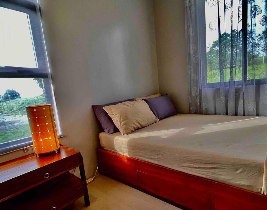Overlooking Staycation At Sandari Batulao Tagaytay City Εξωτερικό φωτογραφία