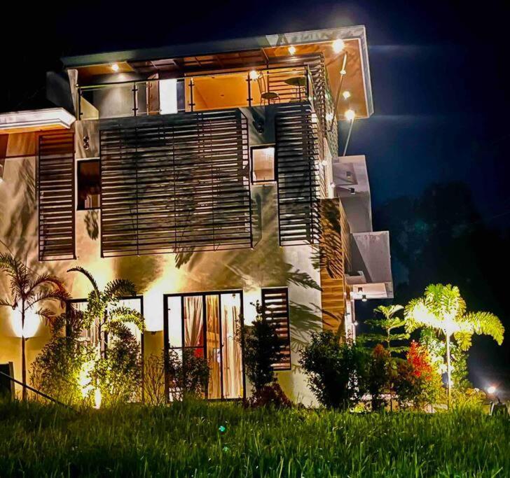 Overlooking Staycation At Sandari Batulao Tagaytay City Εξωτερικό φωτογραφία