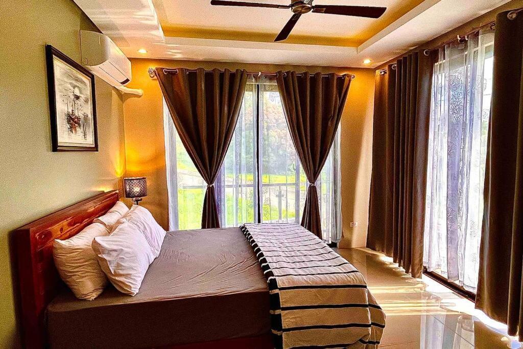 Overlooking Staycation At Sandari Batulao Tagaytay City Εξωτερικό φωτογραφία