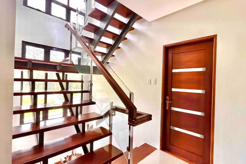 Overlooking Staycation At Sandari Batulao Tagaytay City Εξωτερικό φωτογραφία